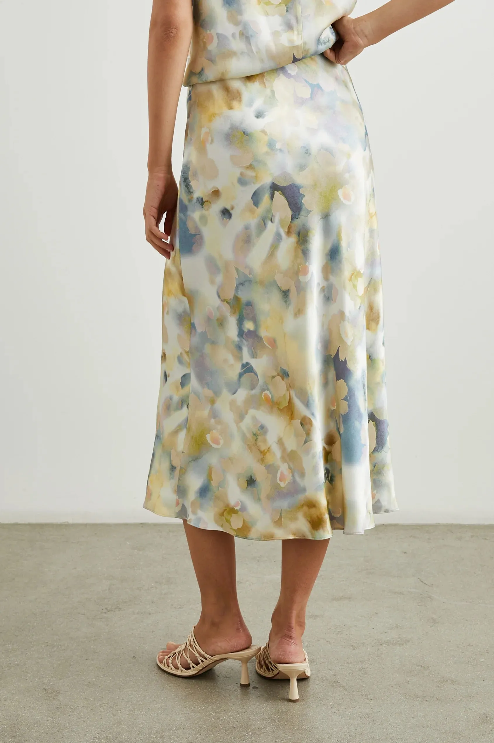 Anya Skirt ~ Diffused Blossom