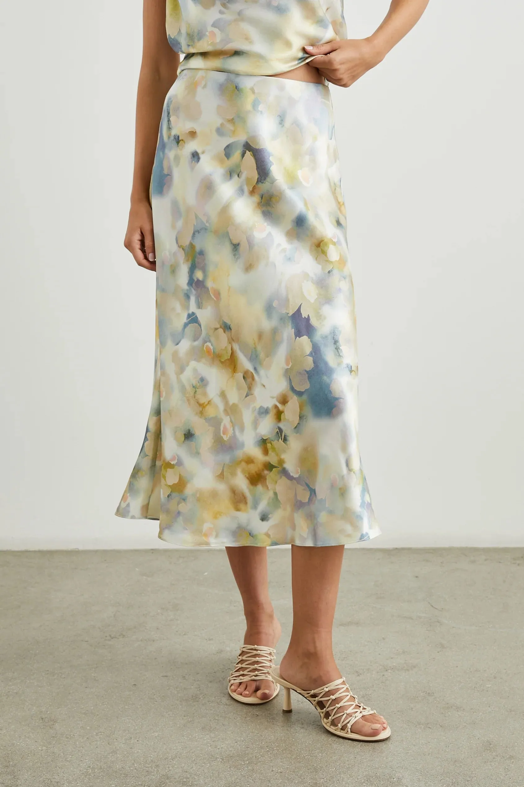 Anya Skirt ~ Diffused Blossom