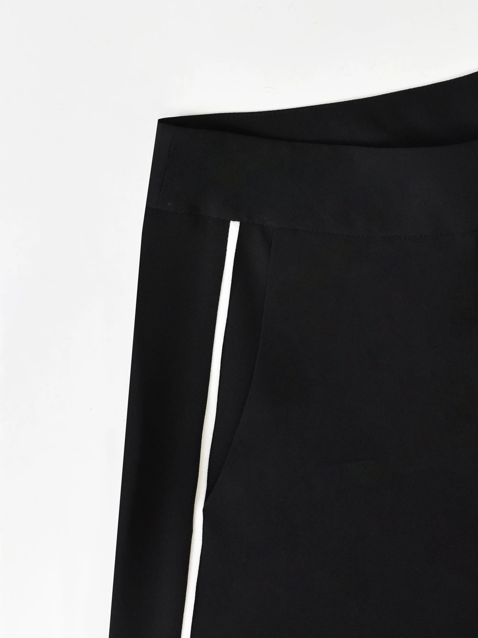 Black Crepe Contrast Piping Trousers