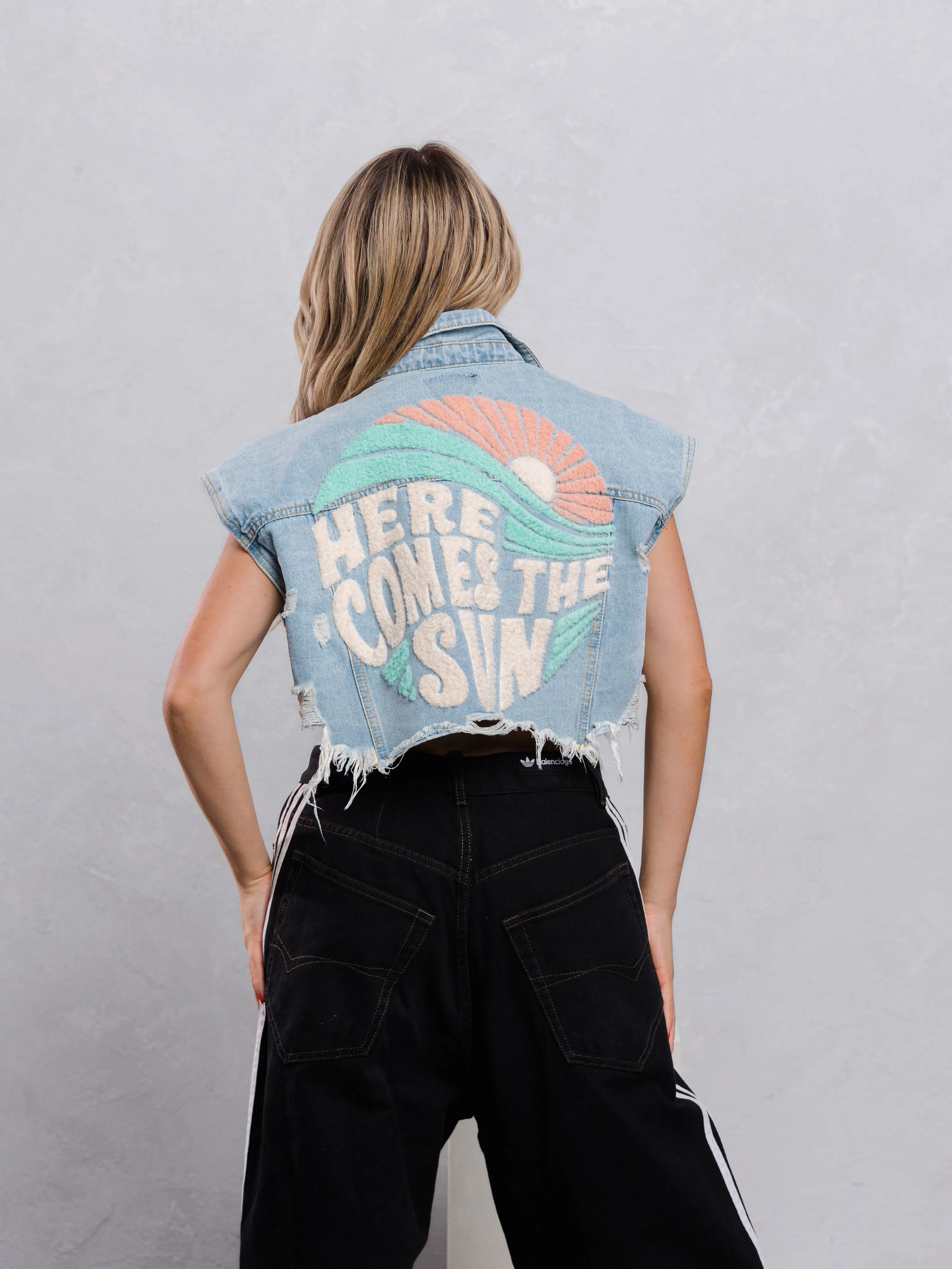 HERE COMES THE SUN Crop Denim Vest