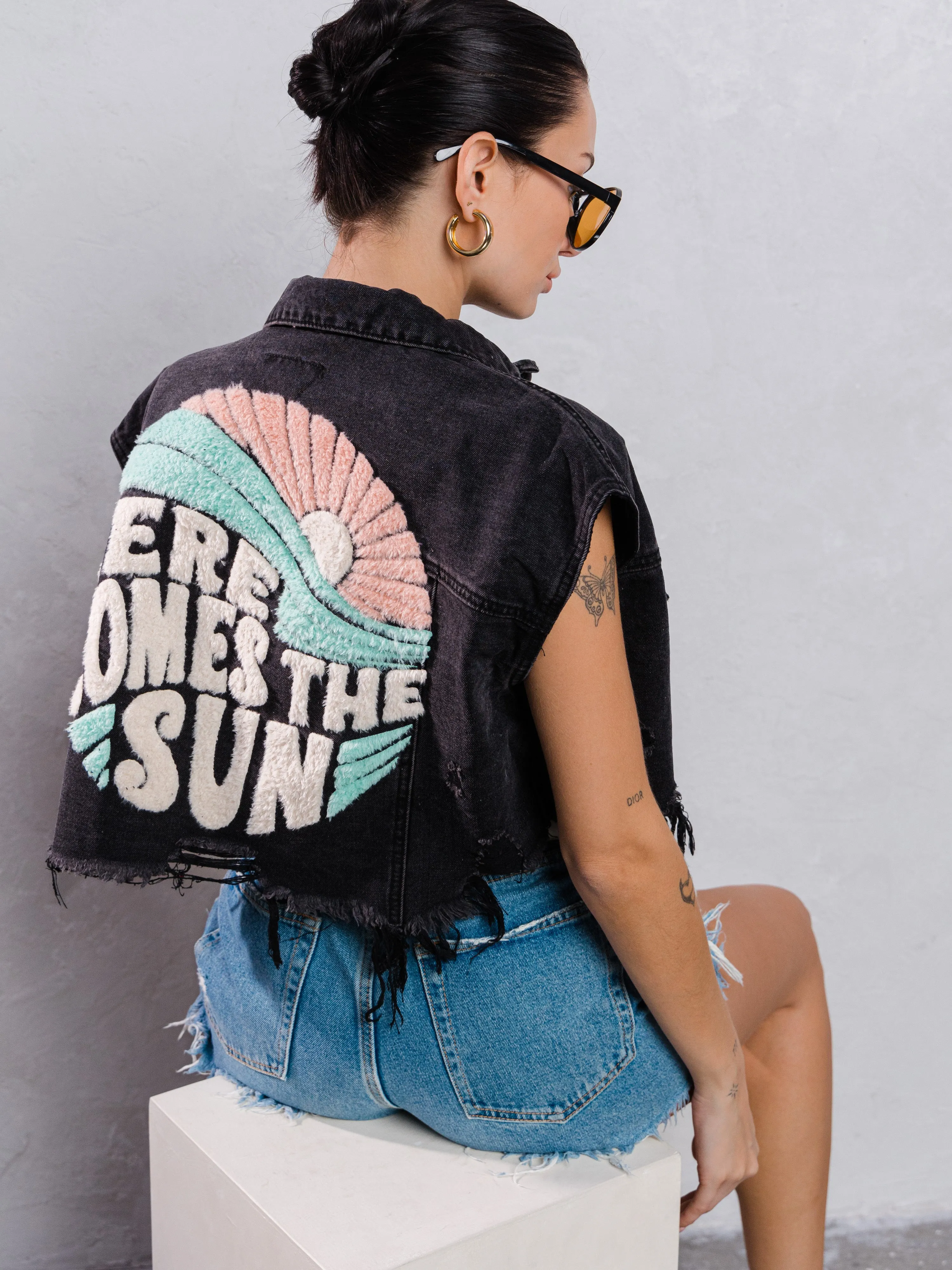 HERE COMES THE SUN Crop Denim Vest