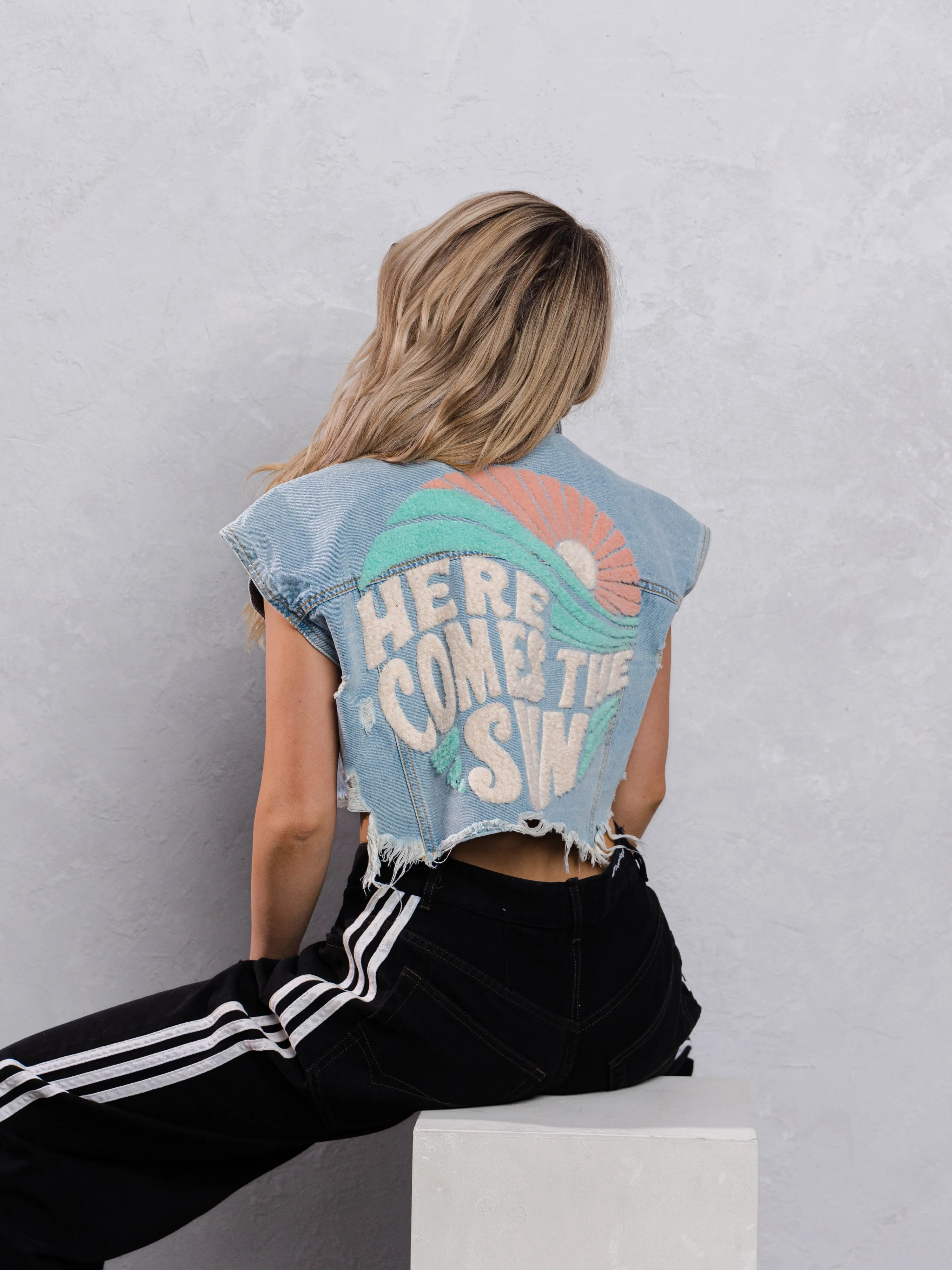 HERE COMES THE SUN Crop Denim Vest