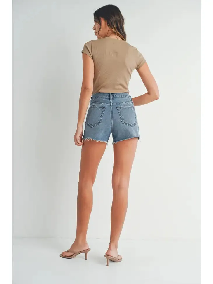 HIGH RISE FRAYED SHORT