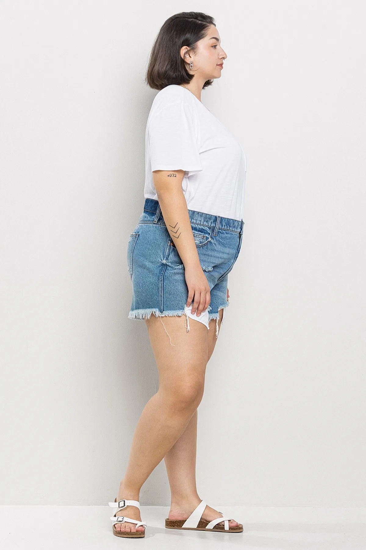 PLUS SIZE* HIGH RISE DISTRESSED SHORTS W/ FRAY HEM / SP-S7390-PL