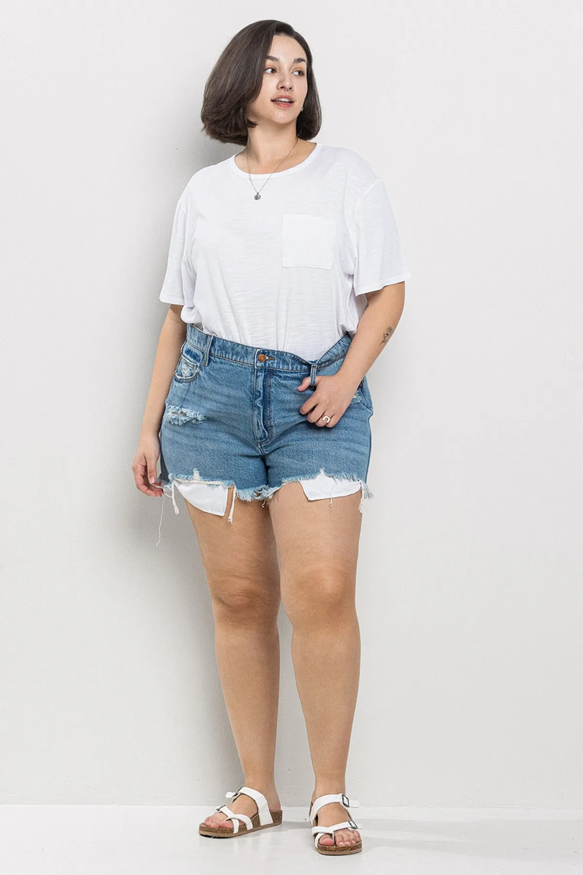 PLUS SIZE* HIGH RISE DISTRESSED SHORTS W/ FRAY HEM / SP-S7390-PL