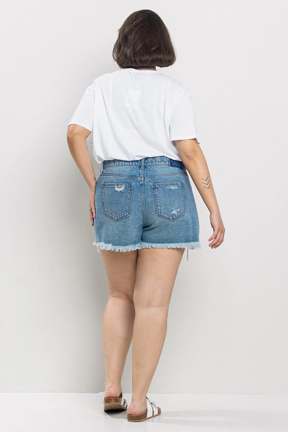 PLUS SIZE* HIGH RISE DISTRESSED SHORTS W/ FRAY HEM / SP-S7390-PL